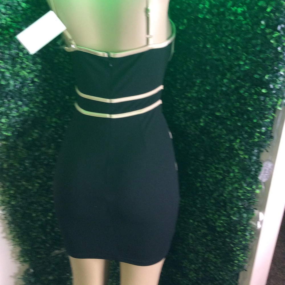 Beautiful women’s dress 👗 - Picture 2 of 2